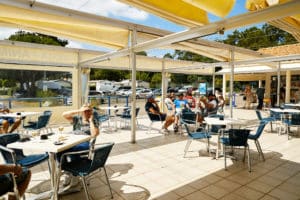 Terrasse restaurant camping Vendée